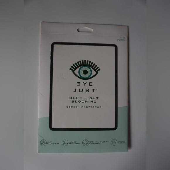EyeJust iPad Blue Light Blocking Screen Protector - Picture 3 of 4